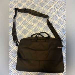 Incase laptop travel bag